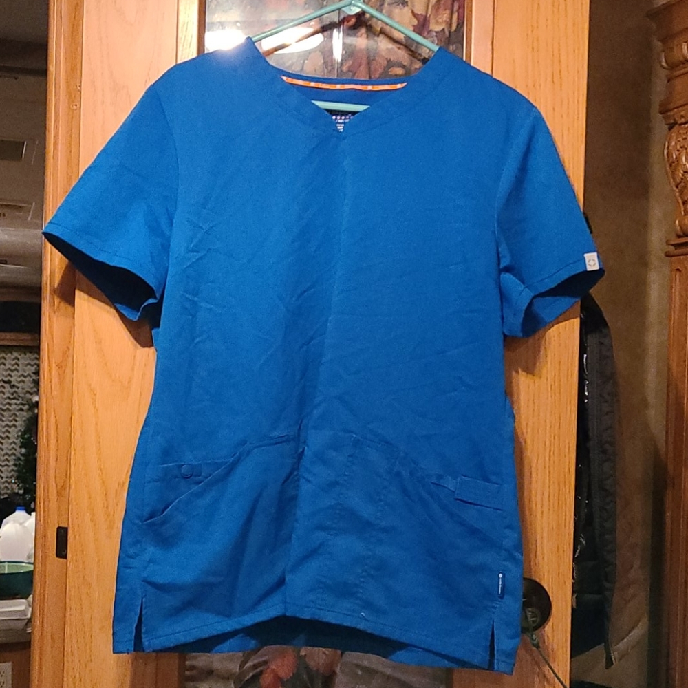 Scrub top
